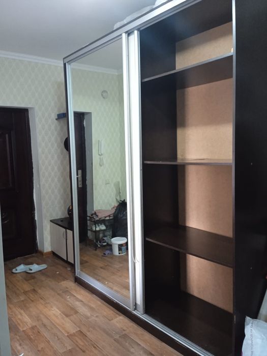 Б/у .Шкаф купе сатылады