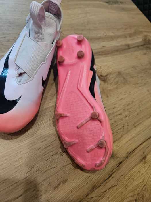 Футболни бутонки Nike