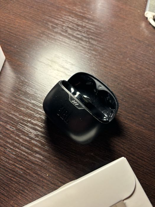 Vand Casti JBL TuneBeam