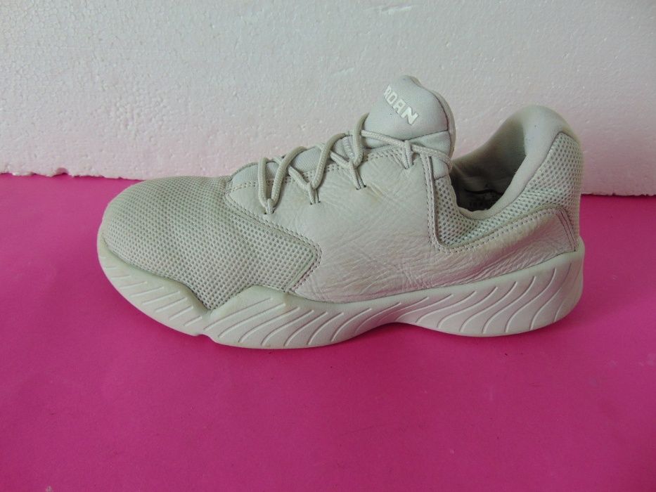 Jordan J23 Low номер 44 Оригинални мъжки кецове