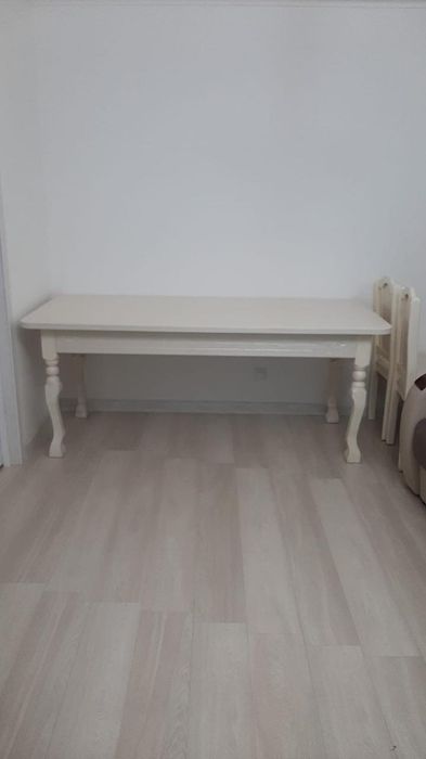 Продам стол для гостиной