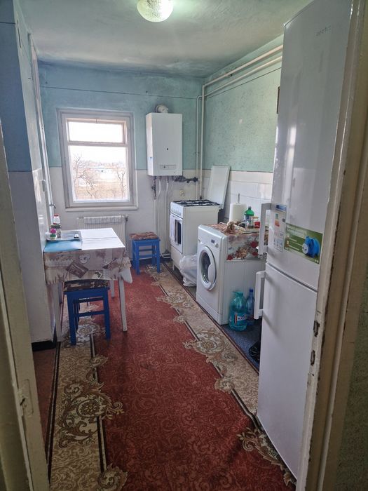 Vând apartament cu 4 camere