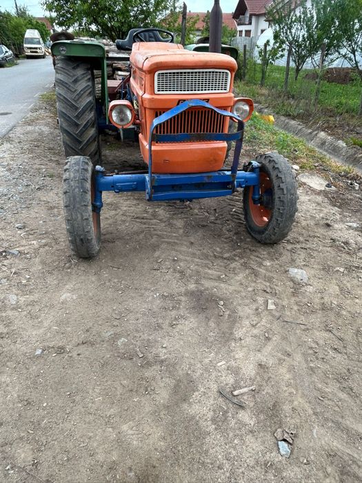 Vând tractor fiat 640