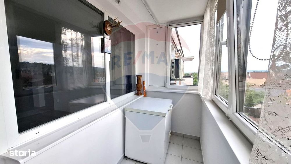 Apartament cu 2 camere de vânzare în zona Central Reghin
