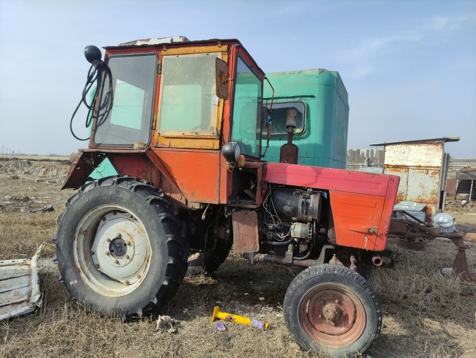 Трактор Т-30 на ходу