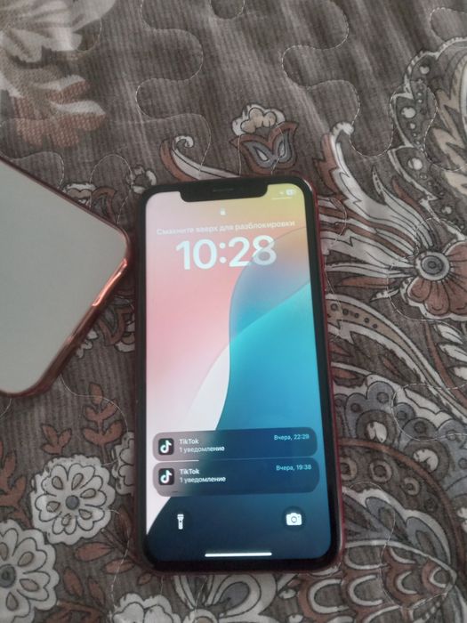 Айфон XR 64 гб 77%