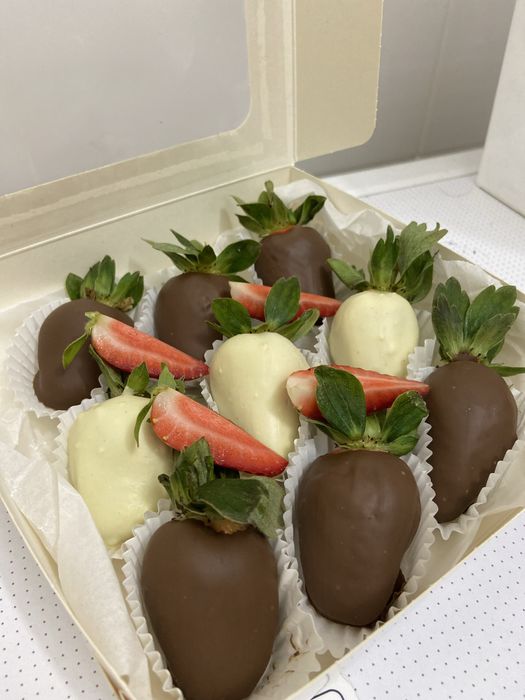 В наличии есть клубника в шоколады