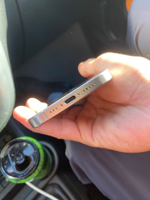 iPhone 15 pro идеальном состояние