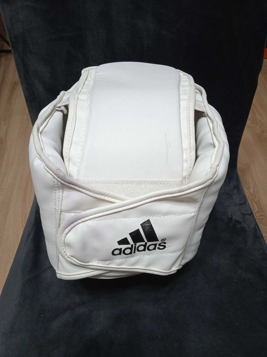 Шлем для единоборств