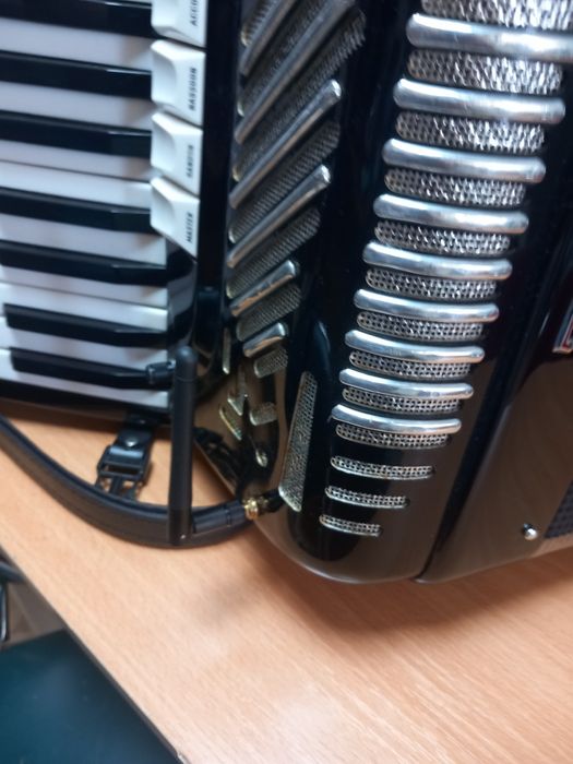 Vând acordeon Midi Fratelli Crosio 3000  euro