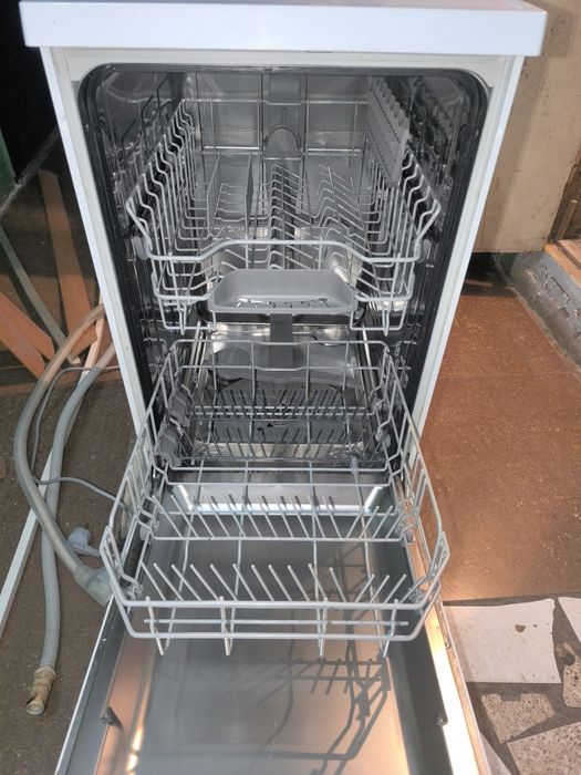 Продам посудомоечную машину