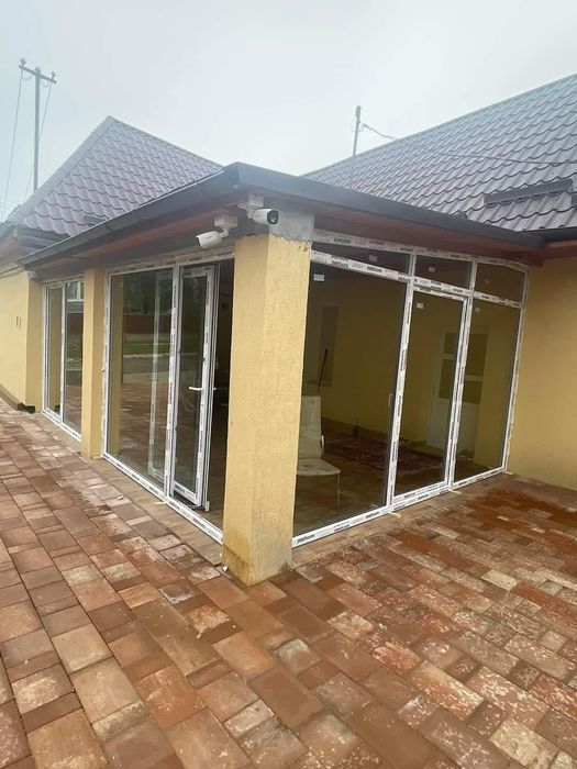 Tâmplărie PVC cu geam termopan