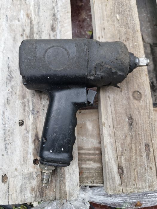 Pistol de desfăcut