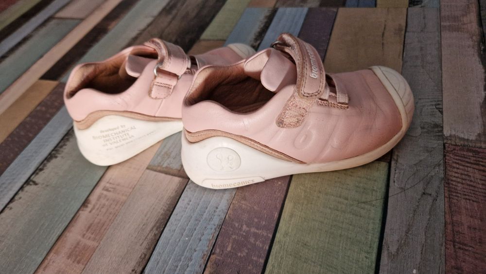 Обувки biomecanics