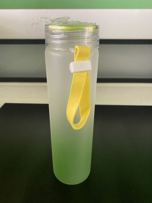 Termos/sticla Lipton pentru a tine bautura rece
