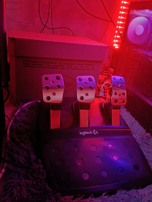 Продавам педали за g 25/g27/g29,