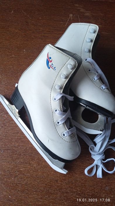 Детские фигурные коньки