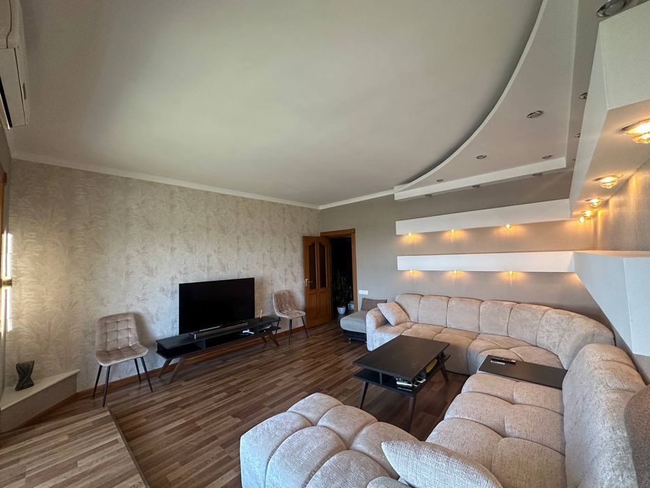 Продам 3/8/9 Генерал Петрова, кафе Бек