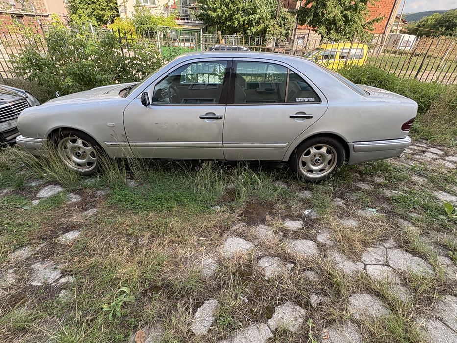 Мерцедес Е w210 300тд на части