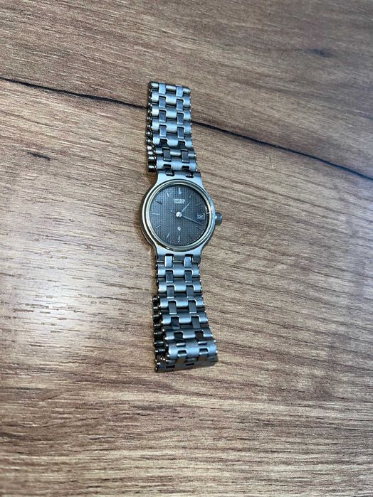 продавам дамски часовник adriatica 3167.585