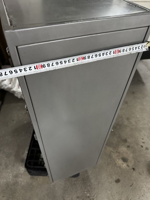 Метален шкаф стелаж за багаж за магазин със заключващи се отделения