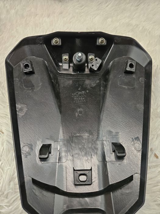 Капак за задна седалка (гърбица) за KTM RC 125 / 200 / 390 (2022-2024)