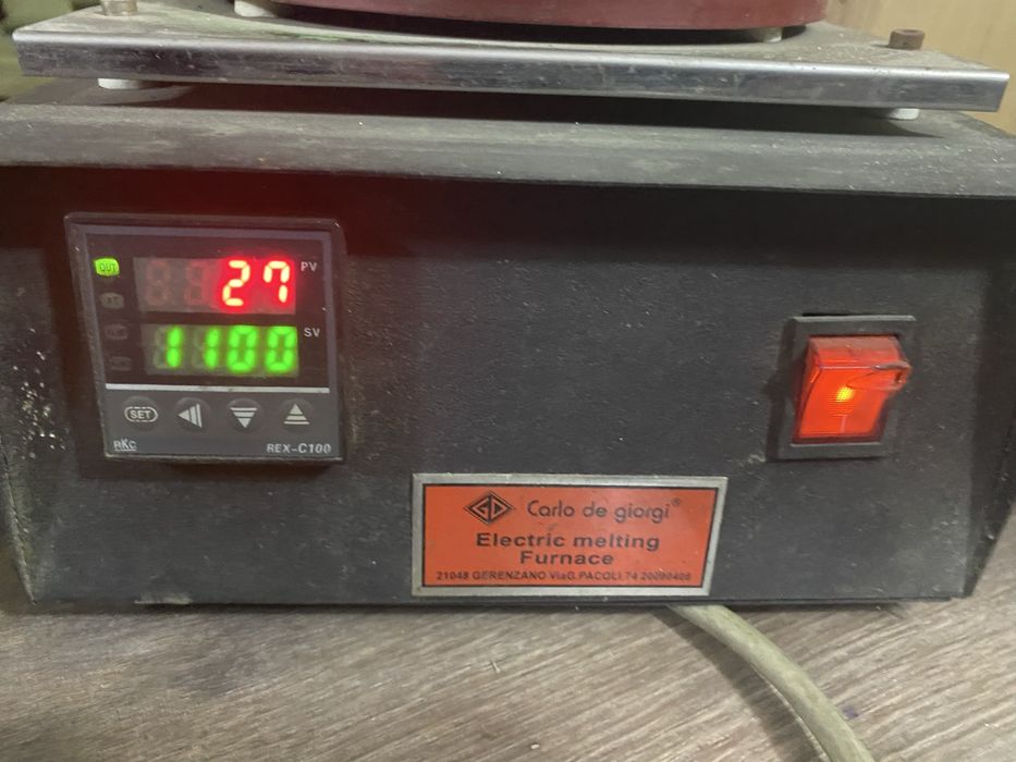 Плавильная печь с тиголом