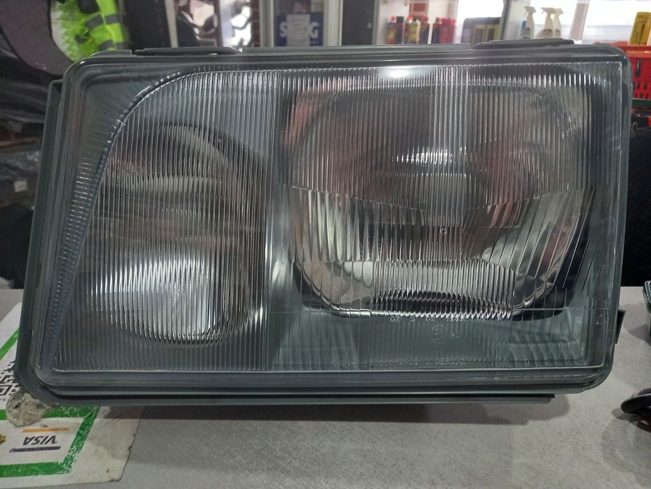 Фара мерседес 124 ешка левая правая и простой