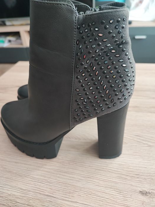 Дамски официални боти