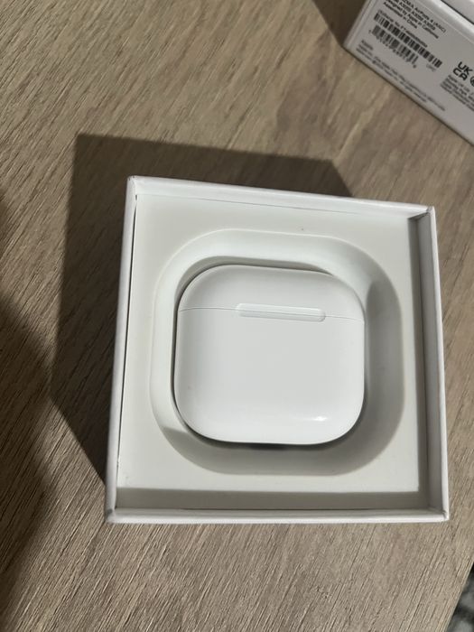 Air pods 4 като нови