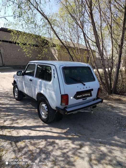 Lada Niva 4x4 2015-yili yurgan masofasi 160000 KM