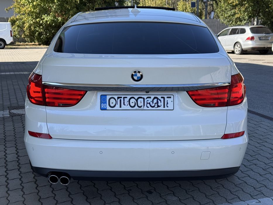 Bmw 530 GT  2013 panoramic