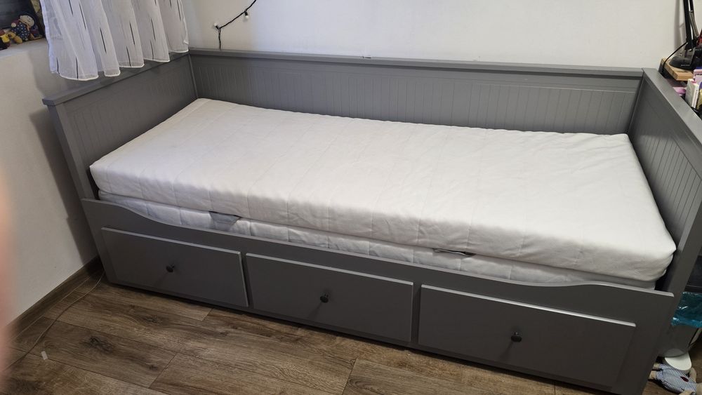Pat divan Ikea gri - stare foarte bună