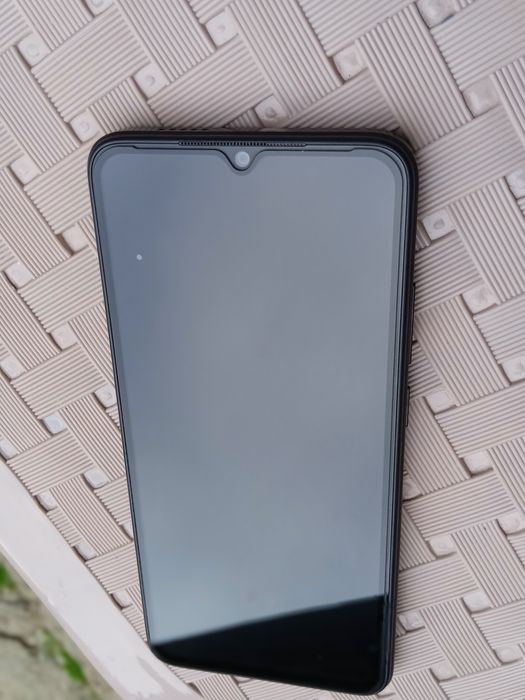 Redmi A1+ 32 Gb li,Qora rang deyarli yengi ideal sastayana