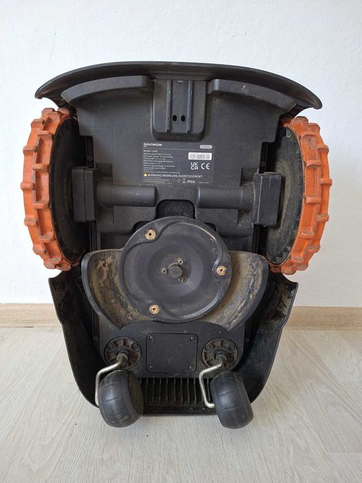 Robot de tuns Gazon fara fir perimetral GPS 4G Segway Navimow i108E