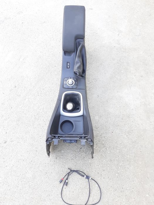 Cotiera Consola Centrala Renault Megane 3