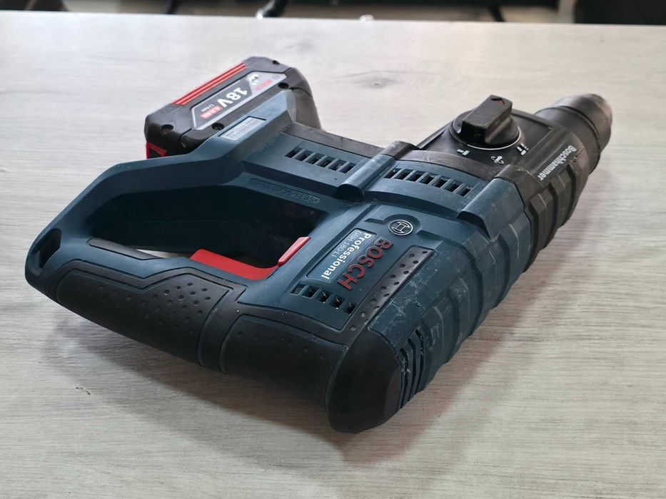 Професионален перфоратор Bosch GBH 180-LI с батерия и зарядно