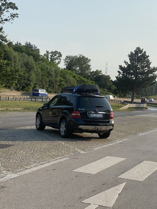 MERCEDES-BENZ ML-Class 0 — imagine 3