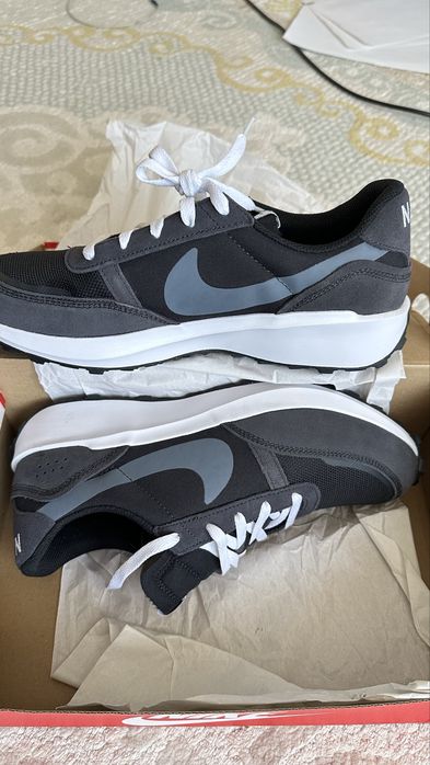 Продам оригинал Nike кроссовки