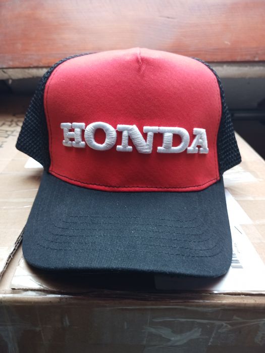 Шапки на Honda Marc Marquez HRC червено и черно!