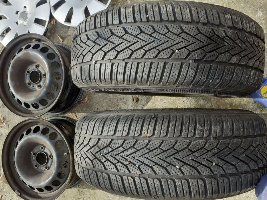 Vand jante originale Audi pe 16 cu cauciucuri de iarna 205 55 r16