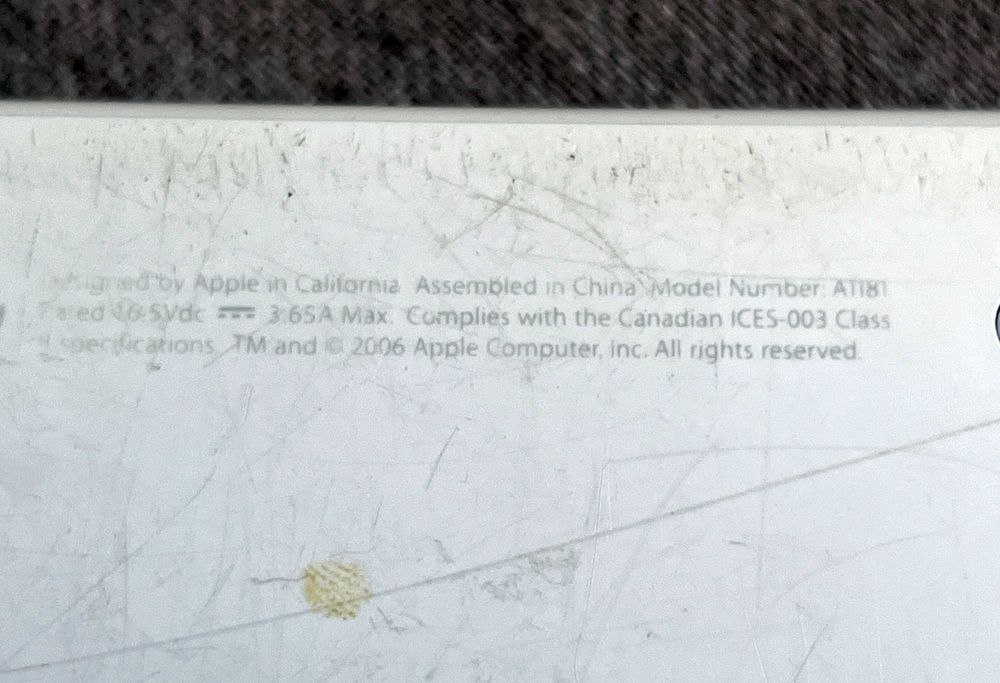 MacBook White A1181 13.3 Intel Core2Duo 2.13GHz defect HDD