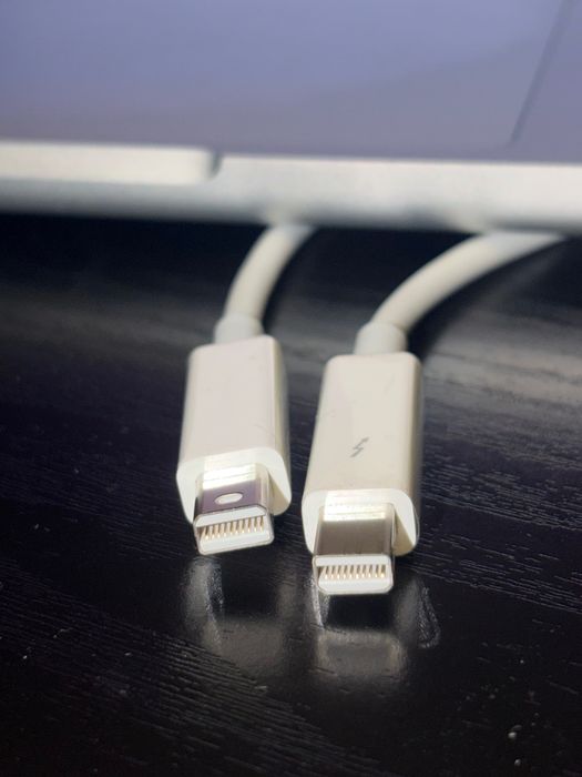 Apple Thunderbolt 2 Cable 2 м + адаптер Thunderbolt 3 — оригиналы