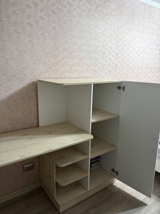 Шкаф с рабочим столом