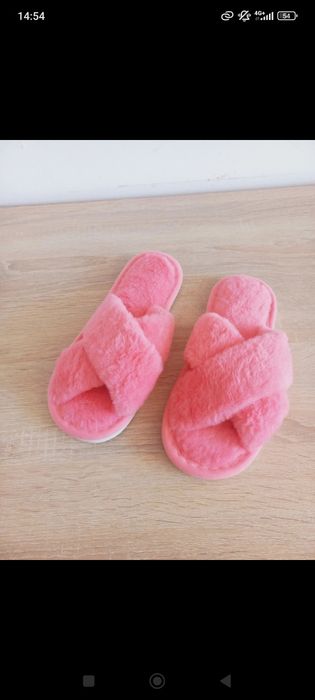Papuci de casa roz noi mărime 36/37