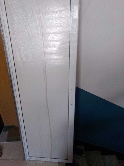 Алуминиева плъзгаща врата