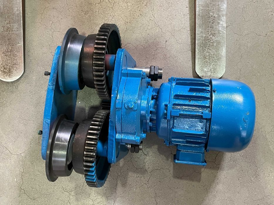 Таль электрическая / тельфер  QAZAR ТЭК KS 0,5т / 9 м