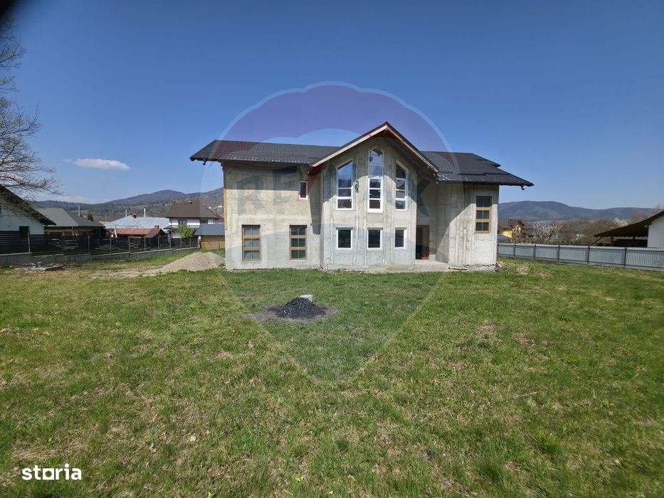 Teren intravilan + casă la roșu de vânzare – Vădurele, jud. Neamț