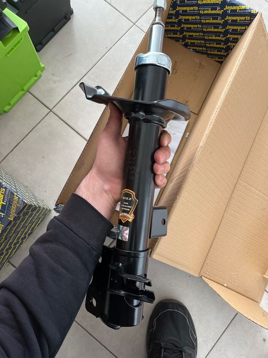 Задни амортисьори Nissan X-trail T30