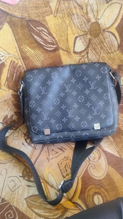 Louis vuitton мъжка чанта